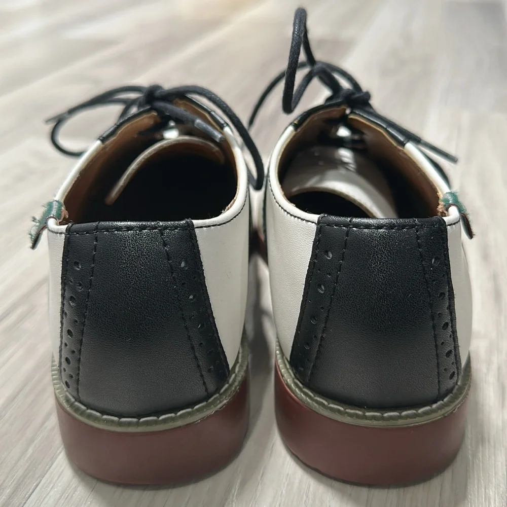 School Issue Vintage Girls Varsity Black and White Oxfords Size 2.5
